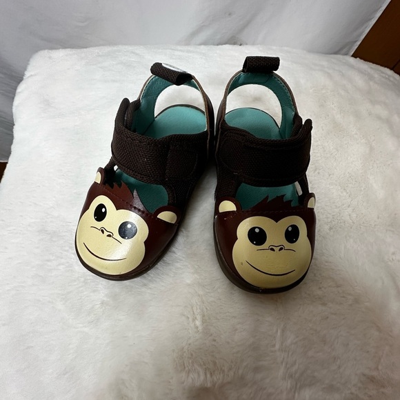 Ikiki Brown Monkey Face Sandals with Strap - Picture 1 of 9
